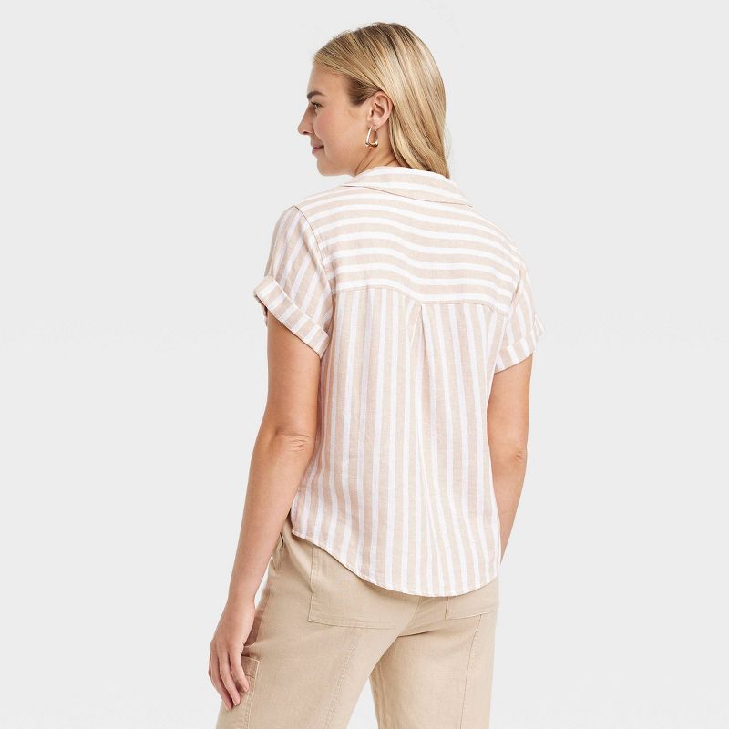 Women's Short Sleeve Collared Button-Down Shirt - Universal Thread™, 3 of 11