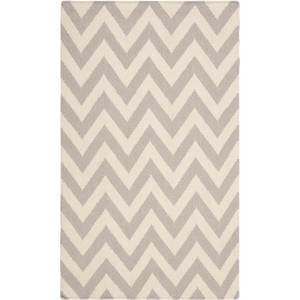 Dhurries DHU557 Hand Woven Flat Weave Indoor Rugs - Safavieh - 1 of 4