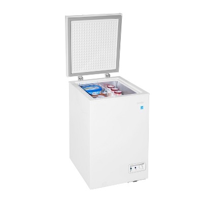 Compact White Energy Star Chest Freezer with Manual Defrost