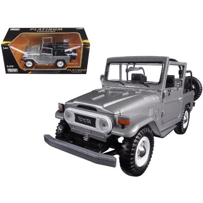 Toyota FJ40 FJ 40 Convertible Silver 1/24 Diecast Model Car by Motormax