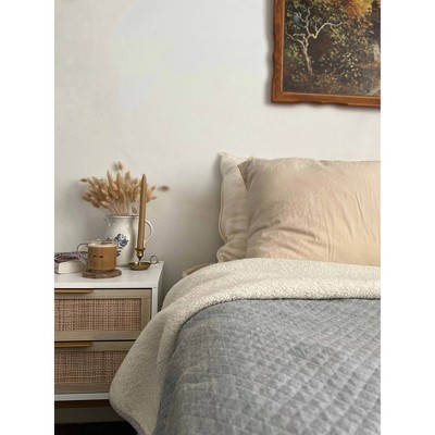 White and Gold Rattan 2-Drawer End Table with Metal Legs