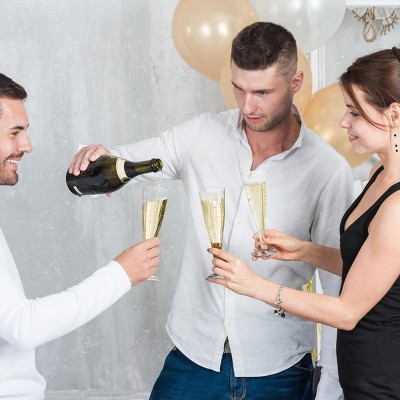 Elegant Clear Disposable Plastic Champagne Flutes, 4"W x 8"H