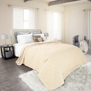 Ivory Solid Color Quilt (Full/Queen) - Yorkshire Home