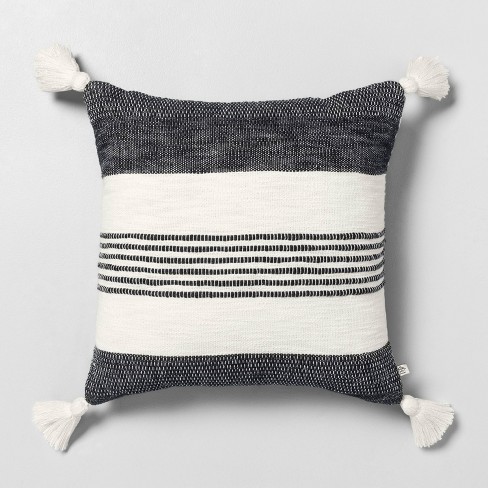 Center Stripes Tassel Throw Pillow