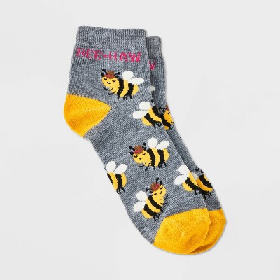 Women's "Bee-Haw" Ankle Socks - Charcoal Gray 4-10: Cute Knit Pattern, Lightweight, Banded Cuff, Machine Washable