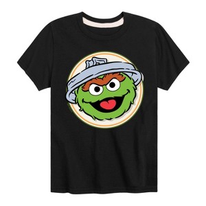 Boys' - Sesame Street - Oscar Badge Short Sleeve Graphic T-Shirt - 1 of 4