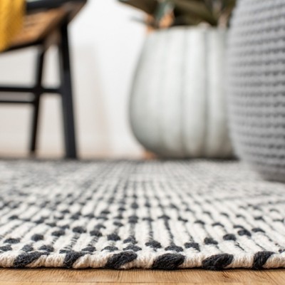 Coastal Charm Hand-Woven Black Cotton 6' x 9' Area Rug
