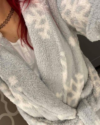 NEW cozy robes from Colsie 💕 with headband included 🤩the snowflake one is  so cute perfect for winter ❄️ You can also find it in