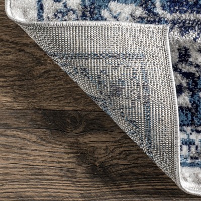 Maryanne Blue and White Synthetic Medallion Accent Rug 2x3