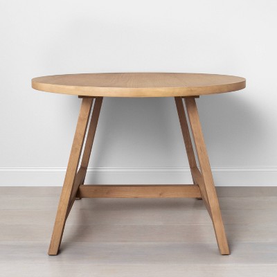 target round dining table