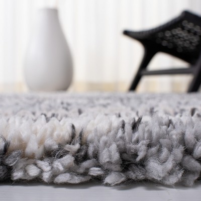 Fontana Gray and Ivory 4' x 6' Shag Area Rug