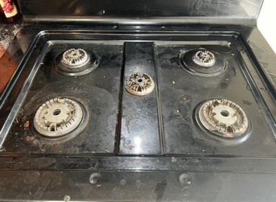 Cleaning the oven with Scrub Daddy Power Paste! This mild abrasive