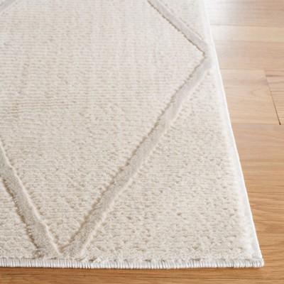 Ivory Diamond Pattern 8' x 10' Synthetic Area Rug