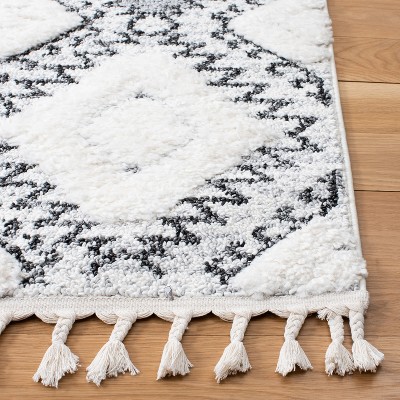 Ivory Diamond Braided Edge Shag Rug 4' x 6' - Handmade Synthetic