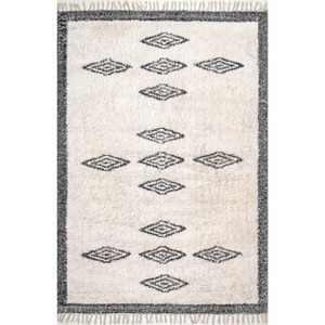 Nuloom Hand Loomed Rosa Tassel Indoor Area Rug, 5' x 8', Ivory - 1 of 4