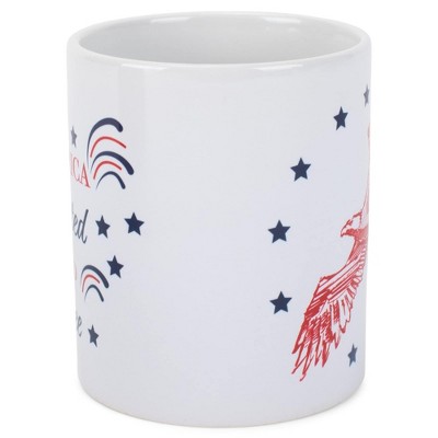 Elanze Designs America United and Free Stars and Eagle 11 Ounce White Ceramic Coffee Mug