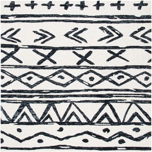 Metro MET403 Hand Tufted Area Rug  - Safavieh - 1 of 4