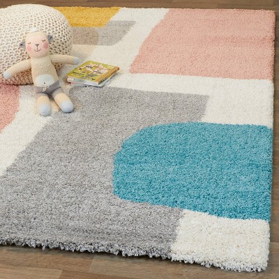 Chapelle Gray and Multicolor Geometric Shag Area Rug 5' x 7'