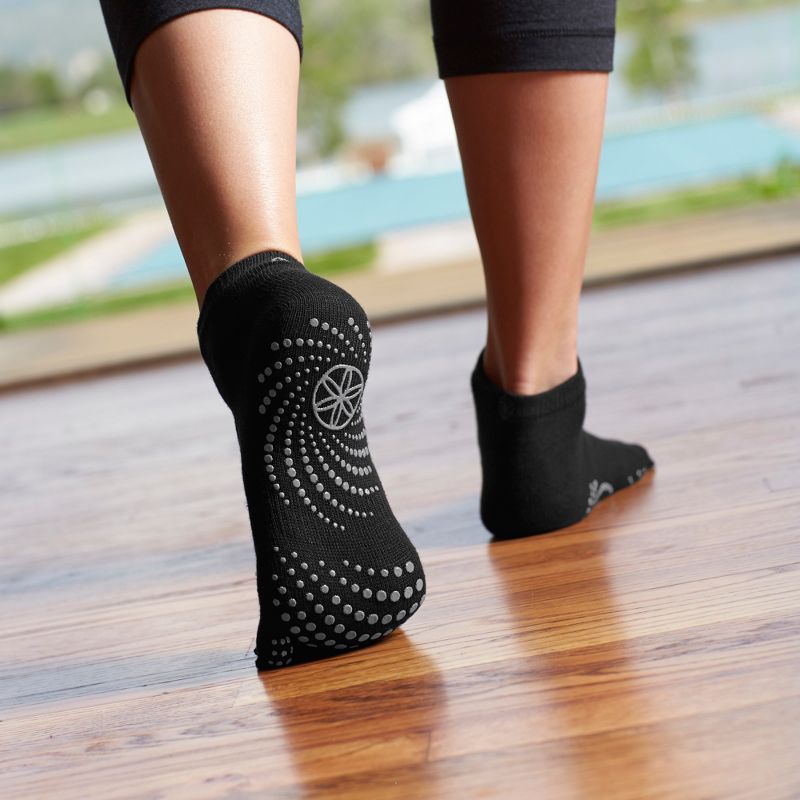 Gaiam No Slip Yoga Socks - Black/Gray M/L, 6 of 7