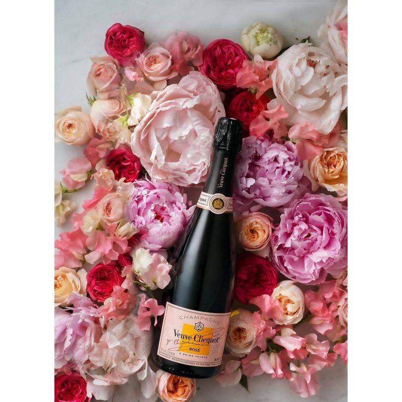 Veuve Clicquot Ros&#233; Champagne - 750ml Bottle, 3 of 8