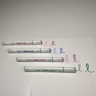 48ct Dual-Tip Brush Marker Set in Plastic Case - Mondo Llama™