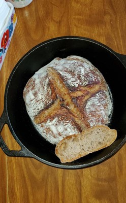 The Lodge 3.2-Quart Cast-Iron Combo Cooker Is the Best Baking Tool