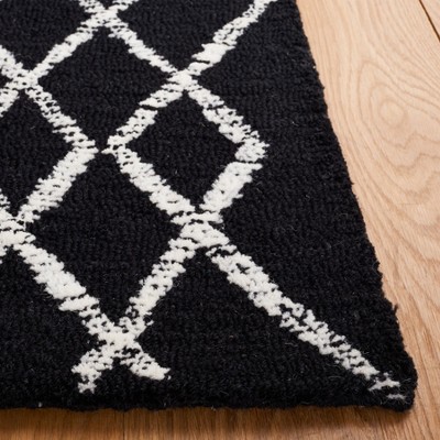 Elegant Metro Black Hand-Tufted Wool Area Rug - 27" x 7"