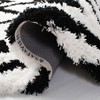 Chevron Shag SG250 Hand Tufted Indoor Rugs - Safavieh - 4 of 4