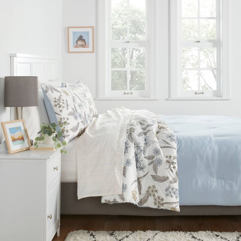 Printed Comforter Set - Room Essentials™, 4 of 9