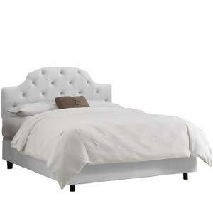 California King Upholstered Curved Tufted Bed Velvet White - Skyline Furniture