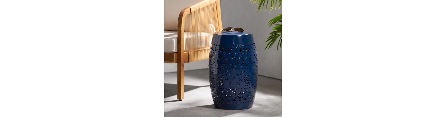 Lyngins Dark Blue Barrel-Shaped Metal Outdoor End Table with Lace-Cut Design, Accent Table for Patio or Indoors, Patio End Table