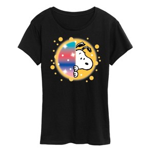 Women's - Peanuts - Snoopy Airbrush Peek Short Sleeve Graphic T-Shirt - 1 of 4