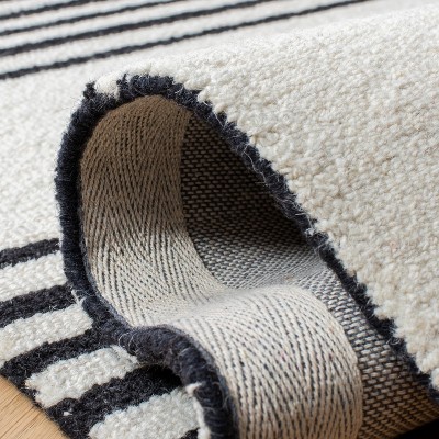 Handmade Metro Elegance 4' x 6' Black Wool Area Rug