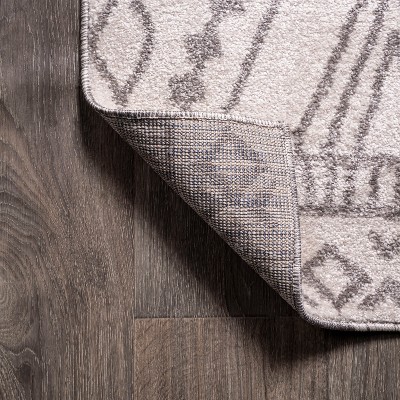 Ivory and Gray 4' x 6' Synthetic Diamond Area Rug