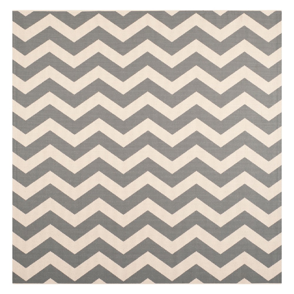 4'X4' Square Courtyard Ayden Chevron Outdoor Rug - Gray/Beige - Safavieh