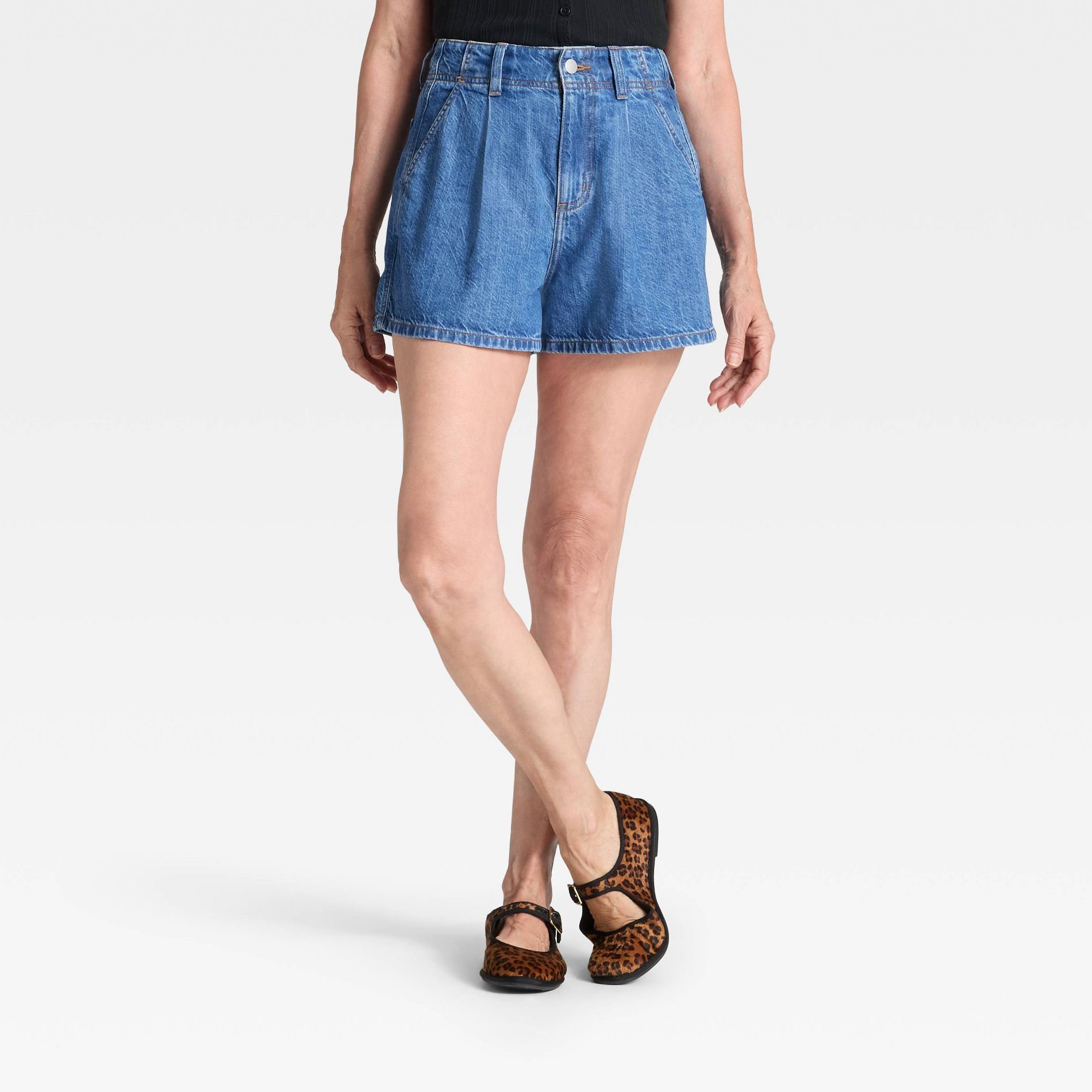 Women's High-Rise Pleated Jean Shorts - Universal Thread™