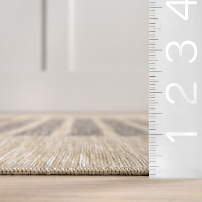 Light Grey Geometric Synthetic 4' x 6' Outdoor Area Rug