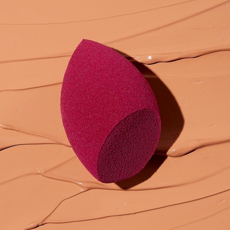 e.l.f. Total Face Sponge, 3 of 3