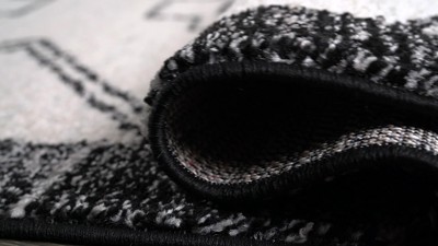 Moroccan Geometric 8' x 10' Black and Cream Reversible Area Rug