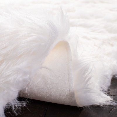 Luxurious Ivory Cotton and Faux Fur Sheepskin Area Rug 24"x36"