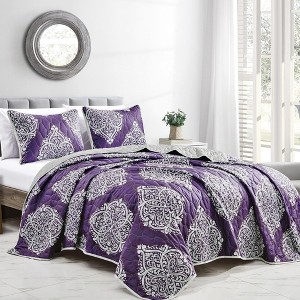 ESCA Lachlan 3 Piece Bedspread (reversible)Queen: 1 Bedspread 90 In.x90 and 2 shams 20 In.x26 In. - 1 of 4