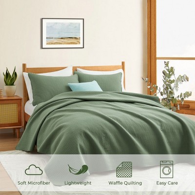 King Green Reversible Microfiber Quilt Set