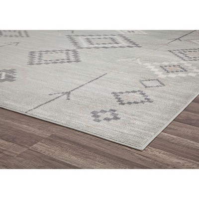 Gray Diamond Pattern Synthetic 2' x 4' Area Rug