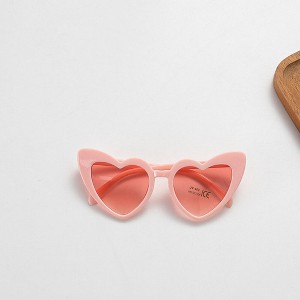 MyKids-USA Kids Heart Shape Decoration Sunglasses - 1 of 3