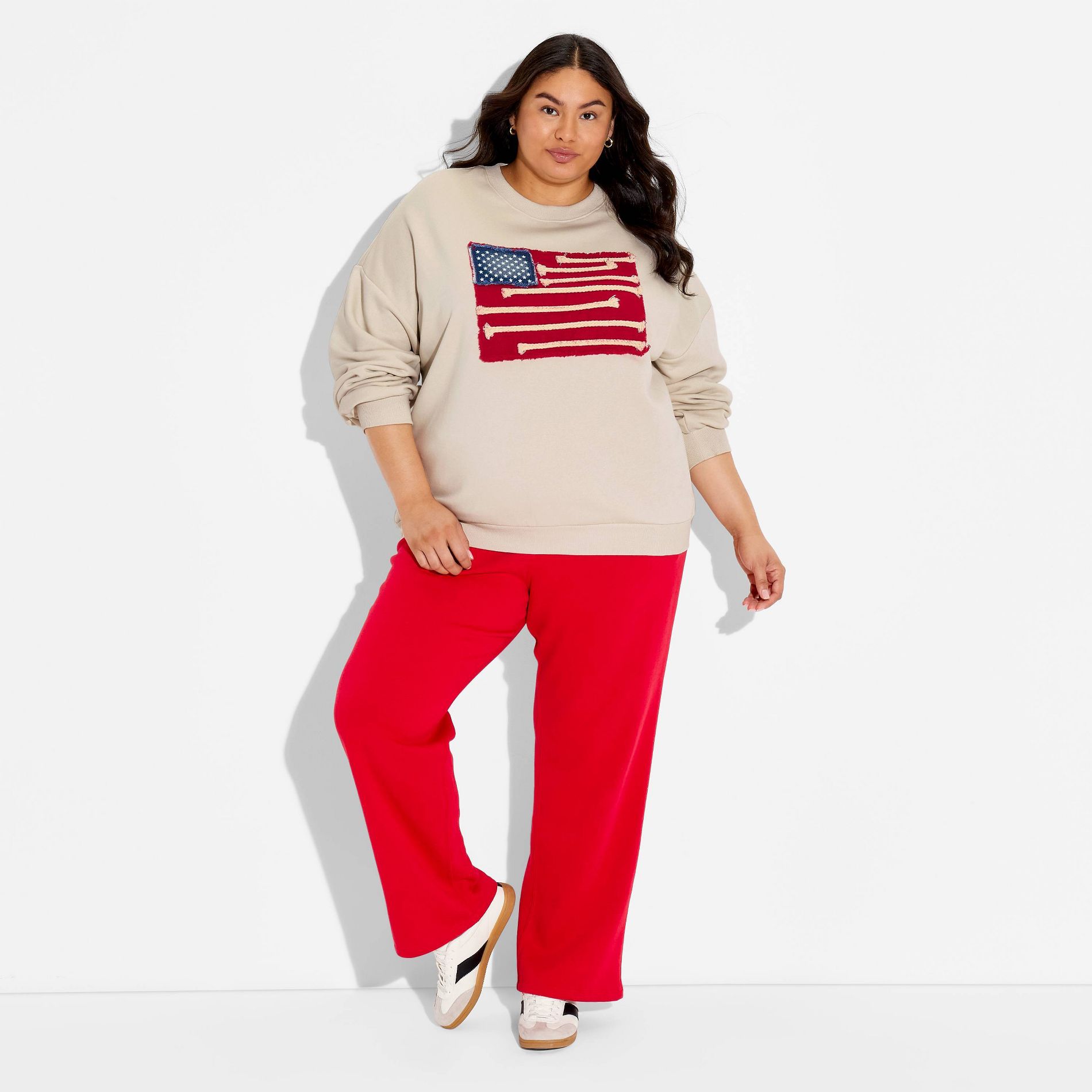 Women's Crewneck American Flag Graphic Pullover Sweatshirt - Cream
