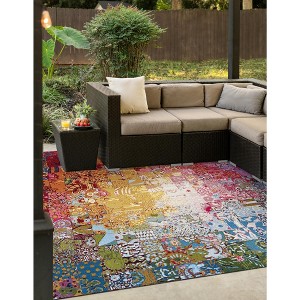 Unique Loom Outdoor Modern Area Rug - 1 of 4