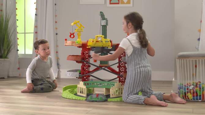 Thomas &#38; Friends Trains &#38; Cranes Super Tower Track Set, 2 of 13, play video