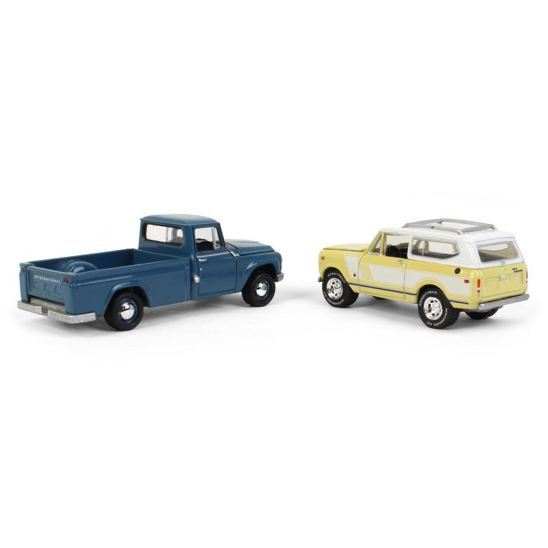 Johnny Lightning 1/64 Exclusive International Harvester 2 Pack, 1965 Model 1200 and 1979 Scout JLCP7354, 3 of 7