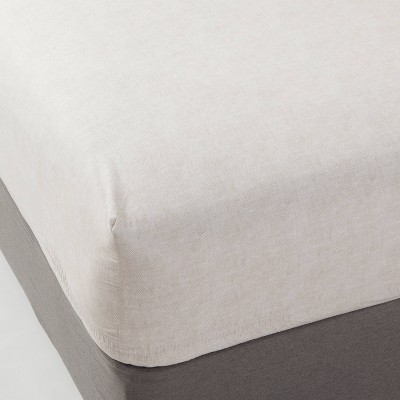 Full 300 Thread Count Herringbone Ultra Soft Fitted Sheet Tan - Threshold™
