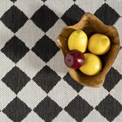 Black and White Checkered Synthetic Indoor Outdoor Rug, 4' x 6'
